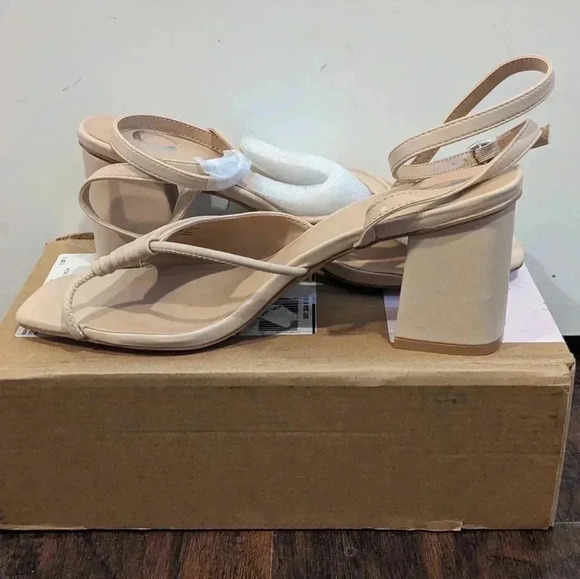 JOURNEE COLLECTION WOMENS SHILLO SANDAL - Picture 5 of 12